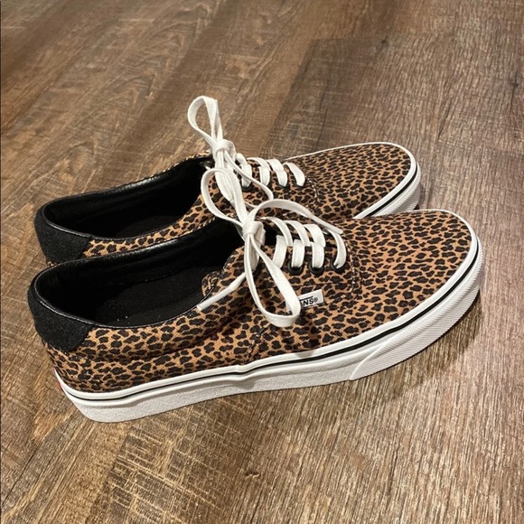 Vans - Picture 3 of 6